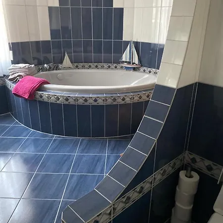 La Maison Du Petit Bonheur Bed & Breakfast Moutier