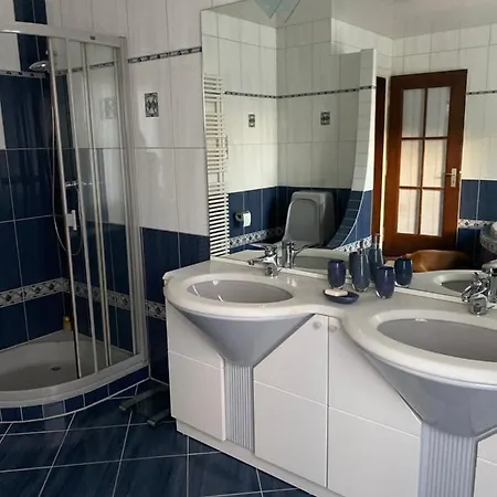 Bed & Breakfast La Maison Du Petit Bonheur 3*